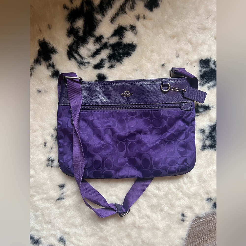 💜 SOLD 💜 COACH Purple Signature Spencer Crossbody Bag